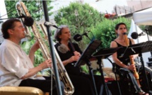 Les flûtes du "Trio des Trois Lignes" résonnent au magnifique jardin de Jnan Sbil